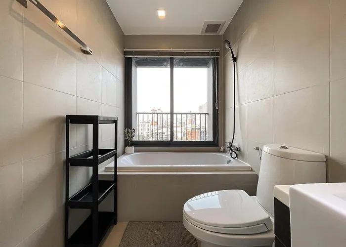 Bts Thong Lo L Large 64 Sqm L Pool And Gym * バンコク都
